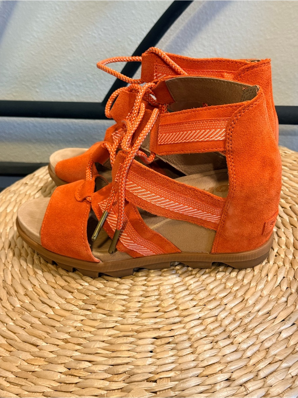 SOREL Womenโs Orange Suede Lace-Up Gladiator Sandals Size 8.5